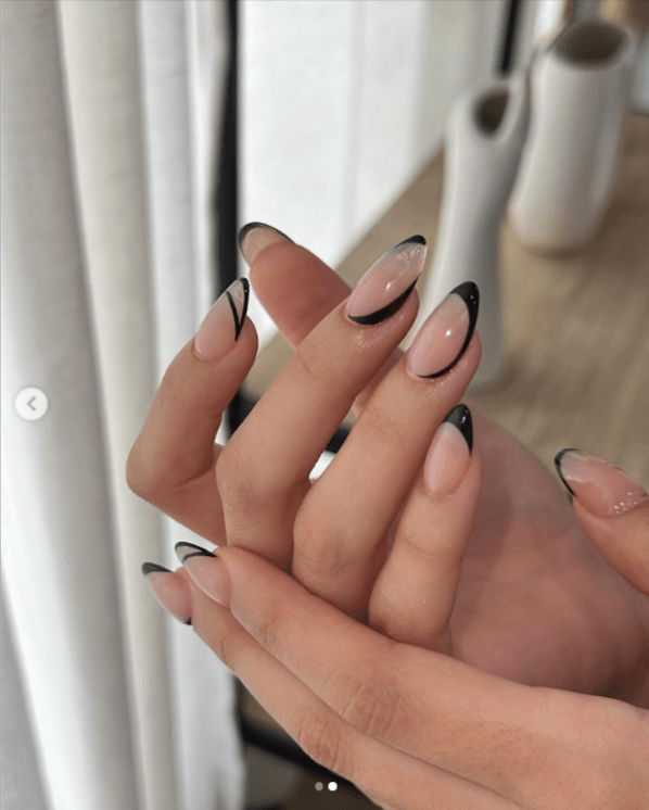 Black And White Nail Designs That Are Basically Trendy Again